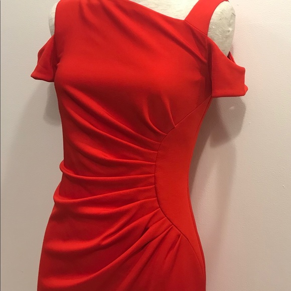 Karen Millen red front gathered sheath dress. NWT. Size 6 - Picture 6 of 13